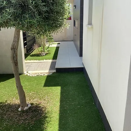 Housesleeps6-pool-beach-garden-solarium-petok Orihuela
