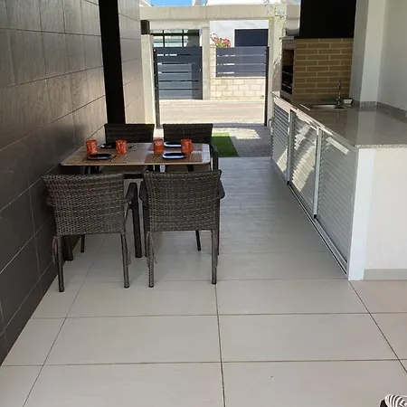 Chalet Housesleeps6-pool-beach-garden-solarium-petok Orihuela