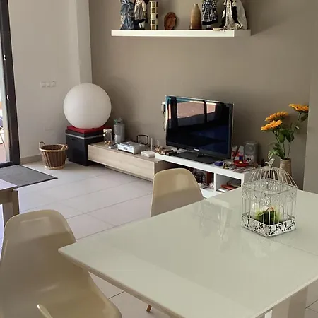 Housesleeps6-pool-beach-garden-solarium-petok
