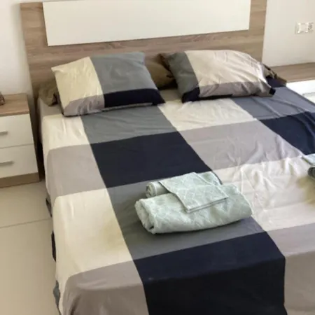 Chalet Housesleeps6-pool-beach-garden-solarium-petok